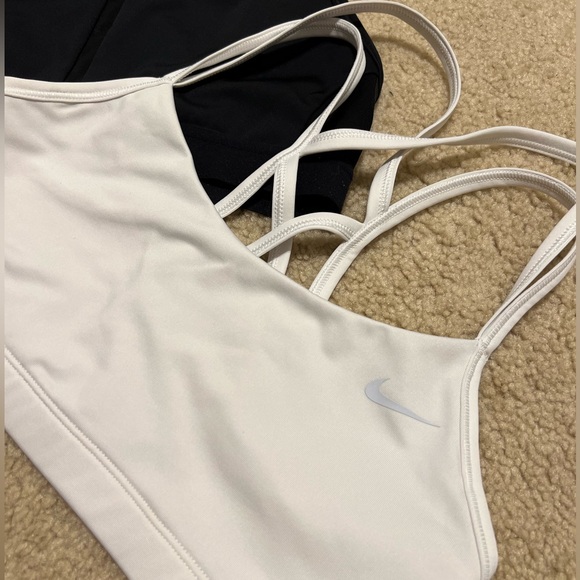 Nike sports bras - Picture 3 of 3